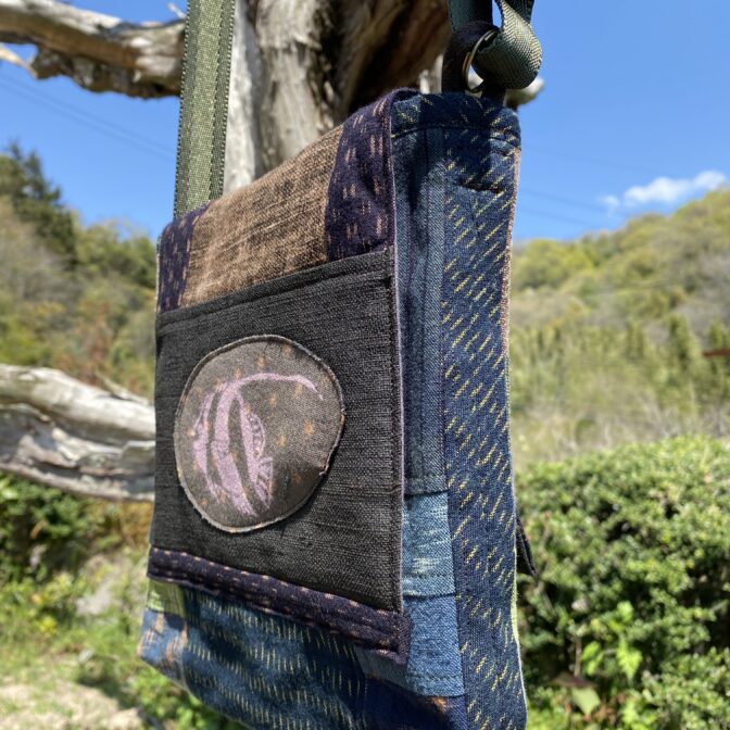 絣、柿渋染、抜染画アートショルダーバッグ